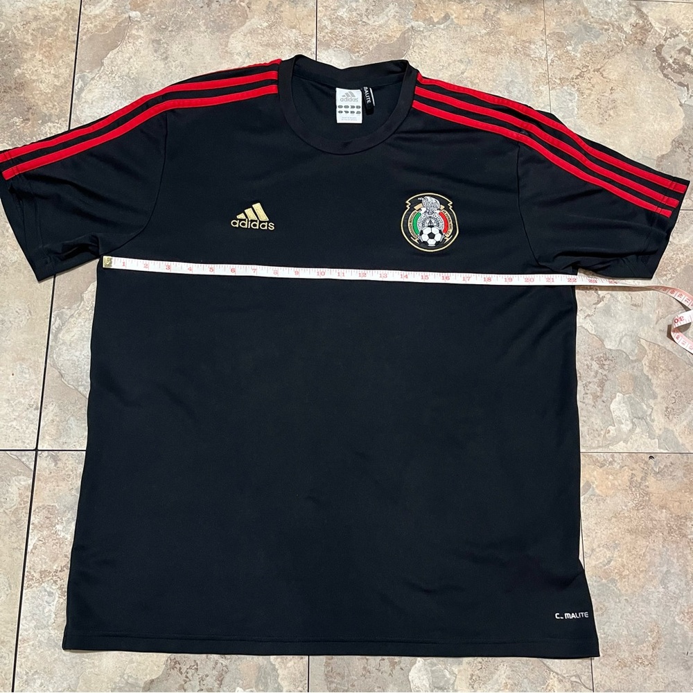 2011 Adidas México Jersey. - Picture 2 of 9